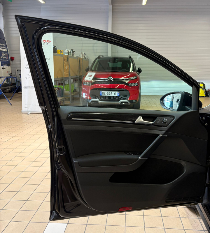 Volkswagen Golf — 25
