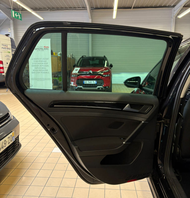 Volkswagen Golf — 27