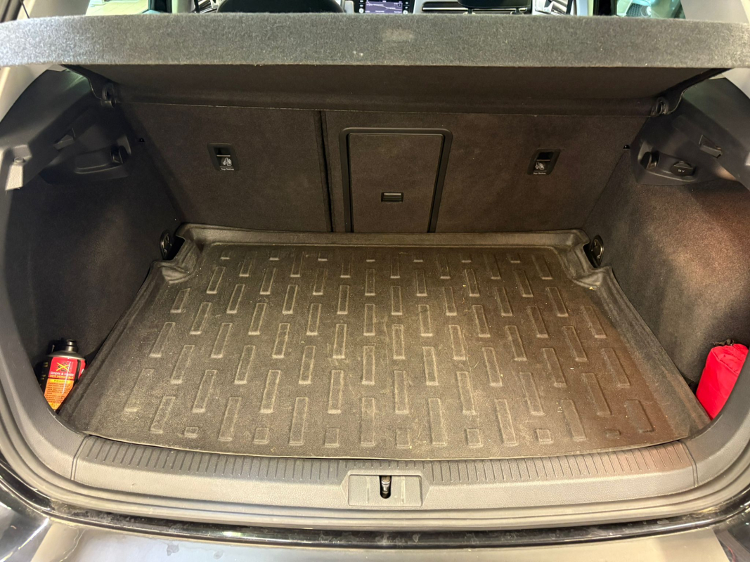Volkswagen Golf — 9