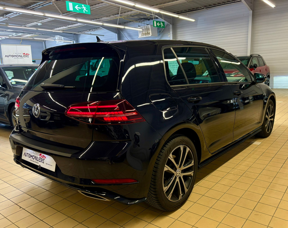 Volkswagen Golf — 5