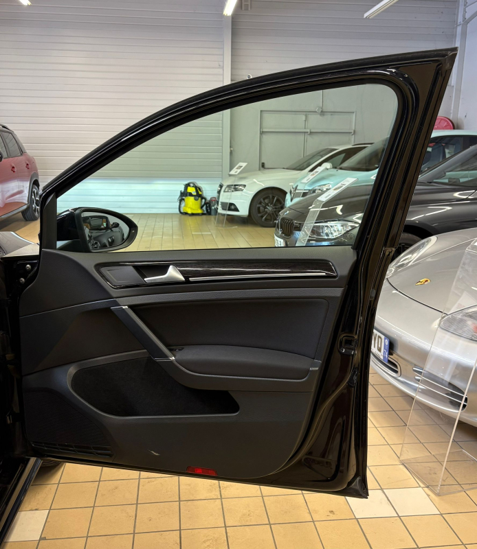 Volkswagen Golf — 26