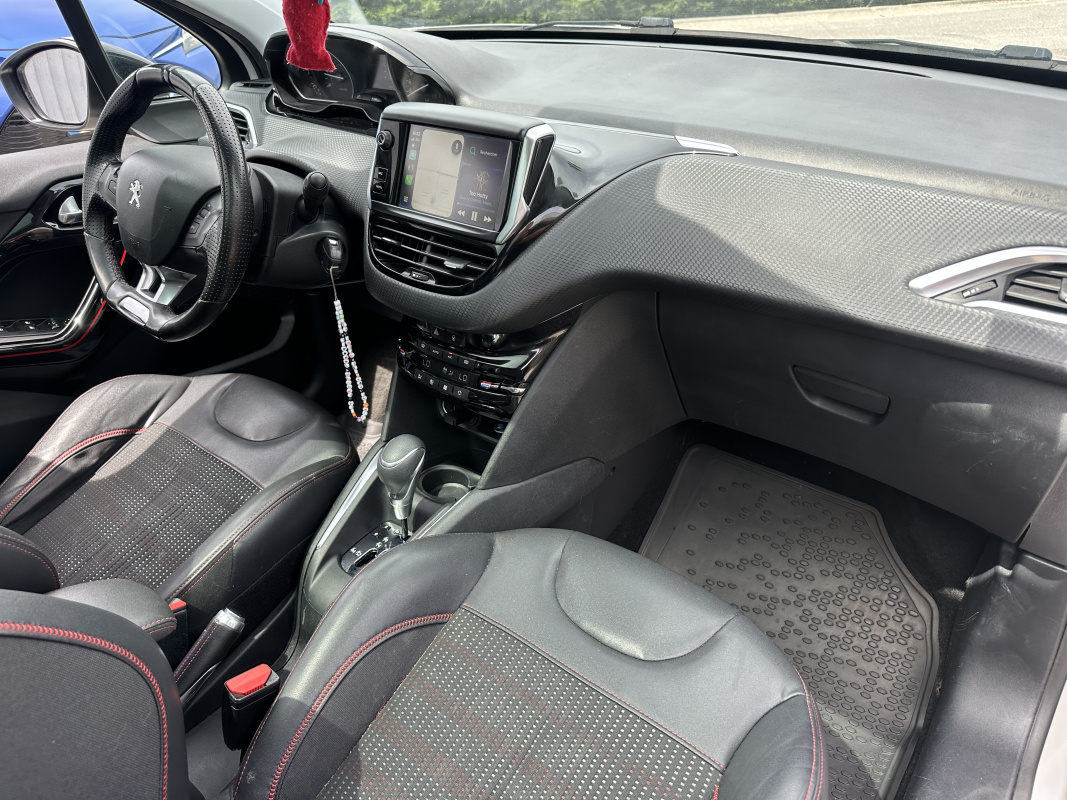 Peugeot 208 — 9