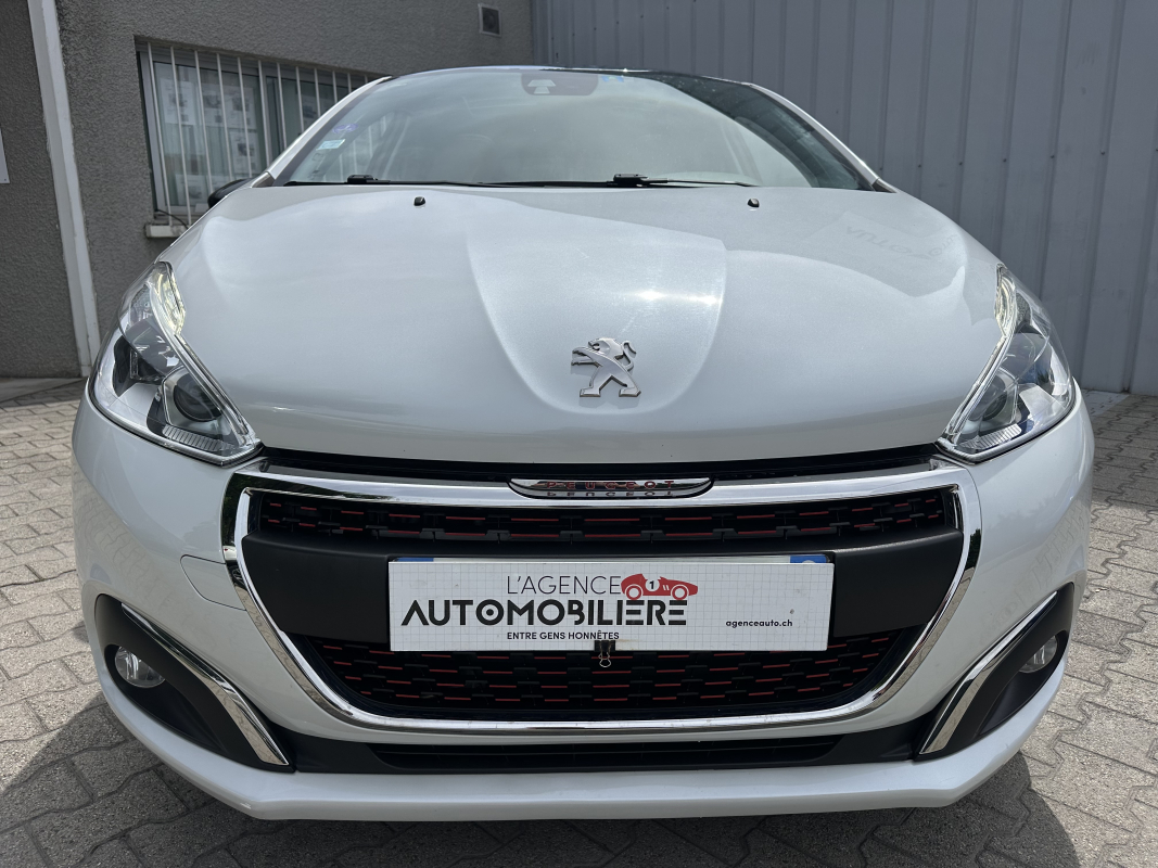 Peugeot 208 — 8