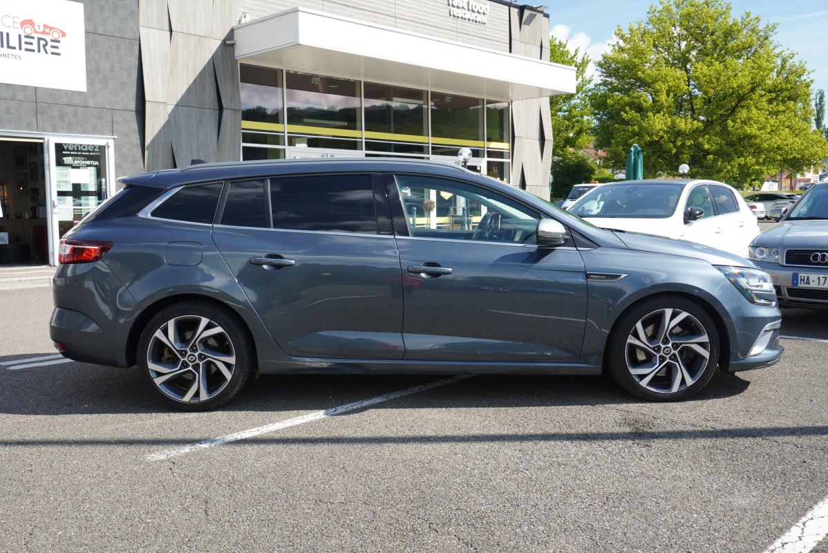 Renault Megane — 4