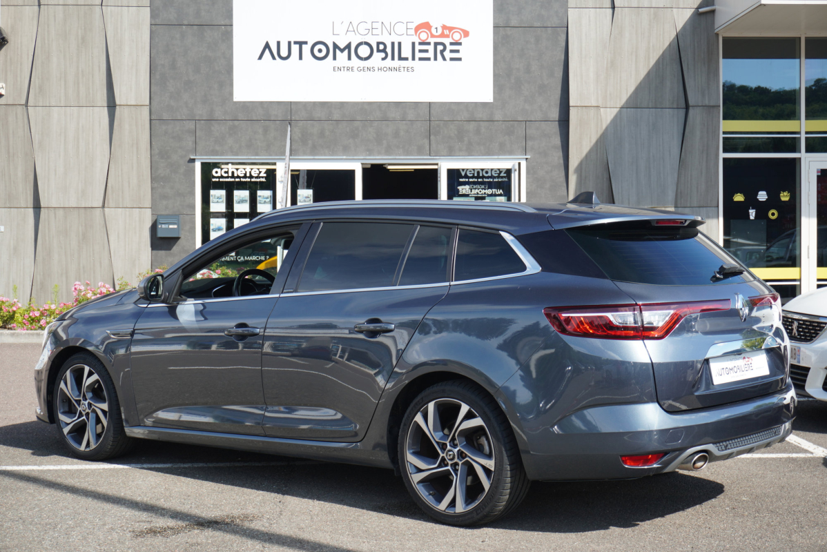 Renault Megane — 7