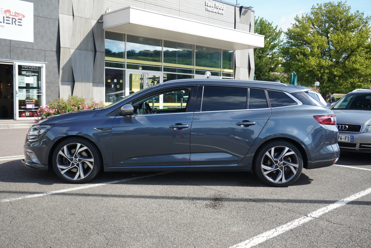 Renault Megane — 8