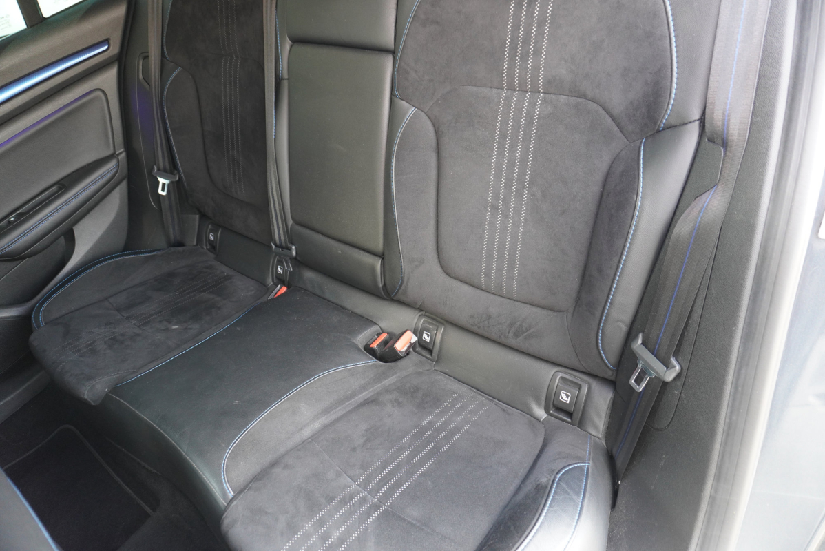 Renault Megane — 12