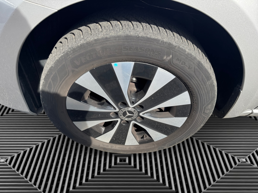 Mercedes Vito — 19