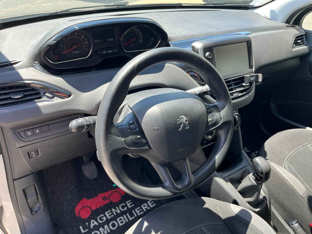 Peugeot 208 — 11
