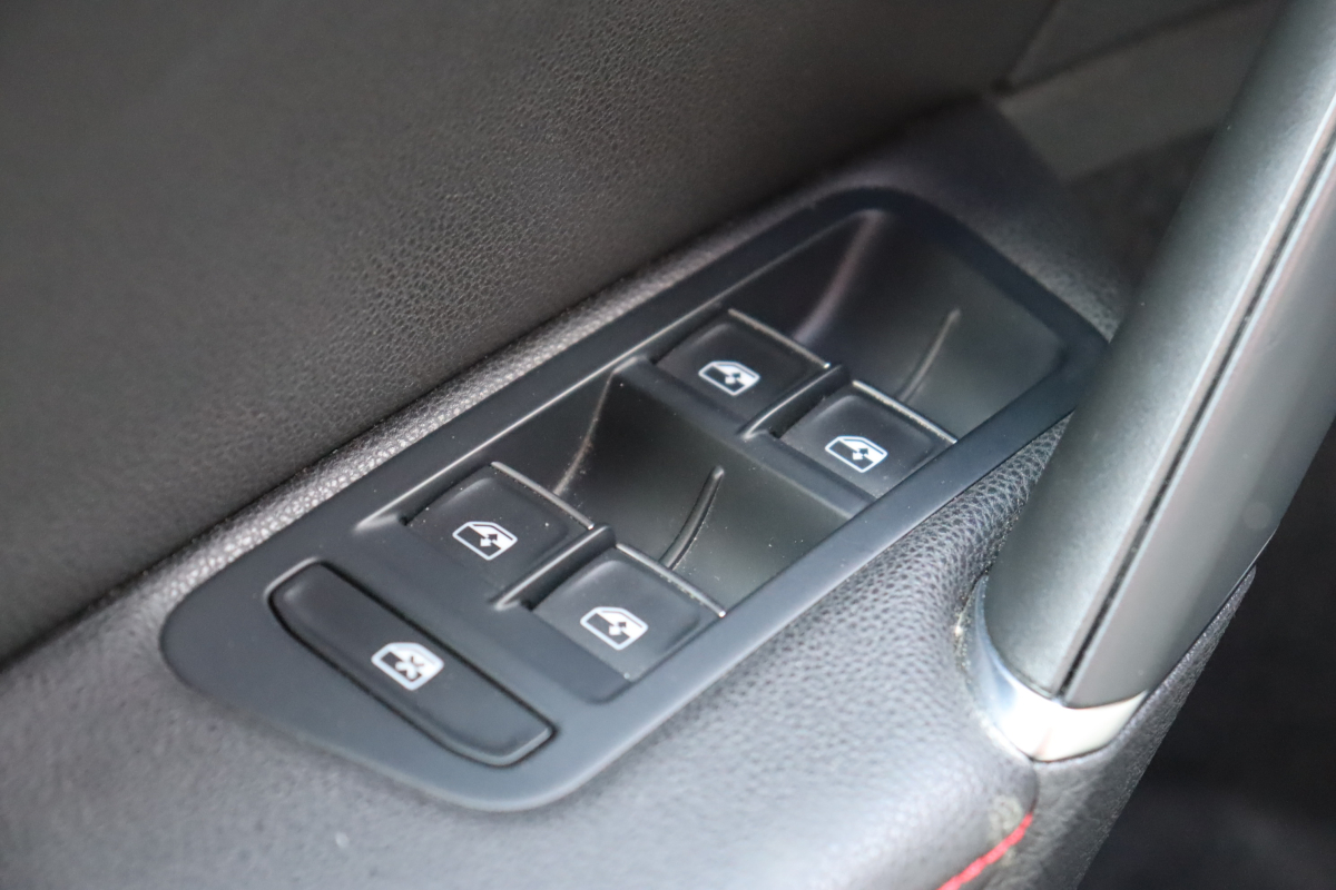 Volkswagen Golf — 31