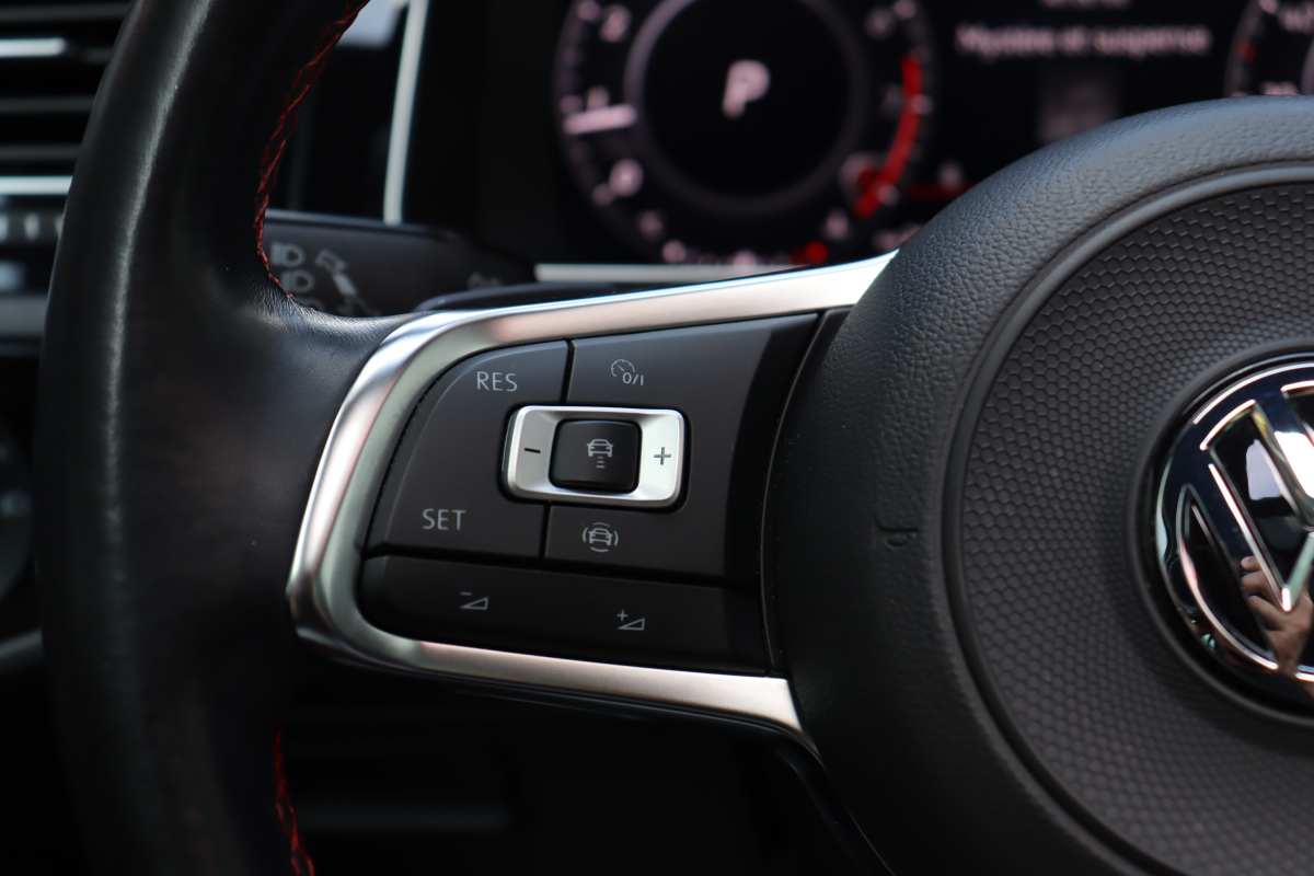 Volkswagen Golf — 17