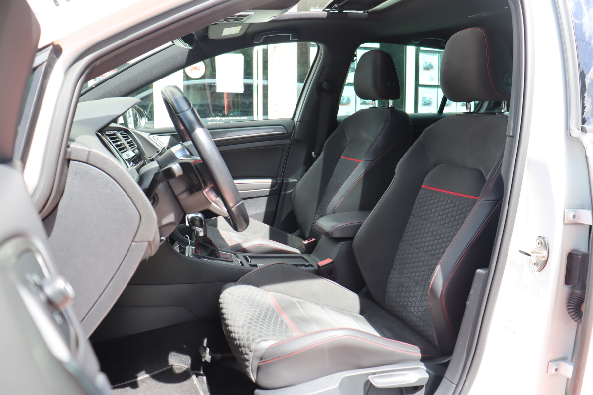 Volkswagen Golf — 26