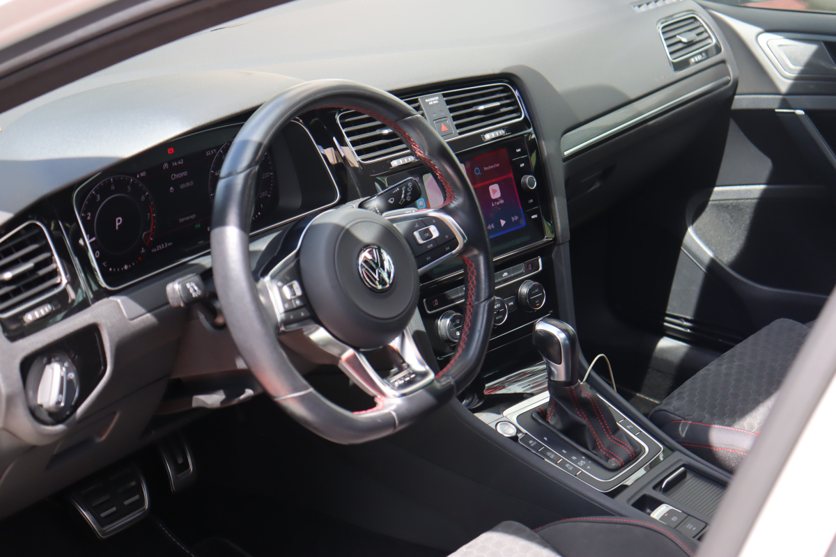 Volkswagen Golf — 25