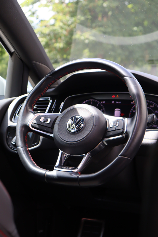 Volkswagen Golf — 14