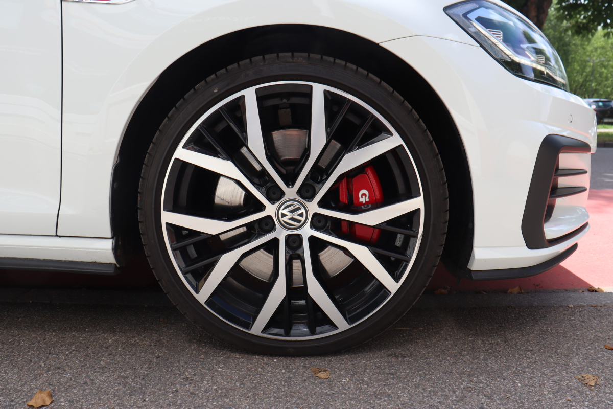 Volkswagen Golf — 40