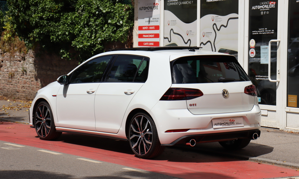 Volkswagen Golf — 5