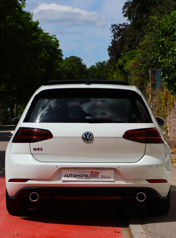 Volkswagen Golf — 7