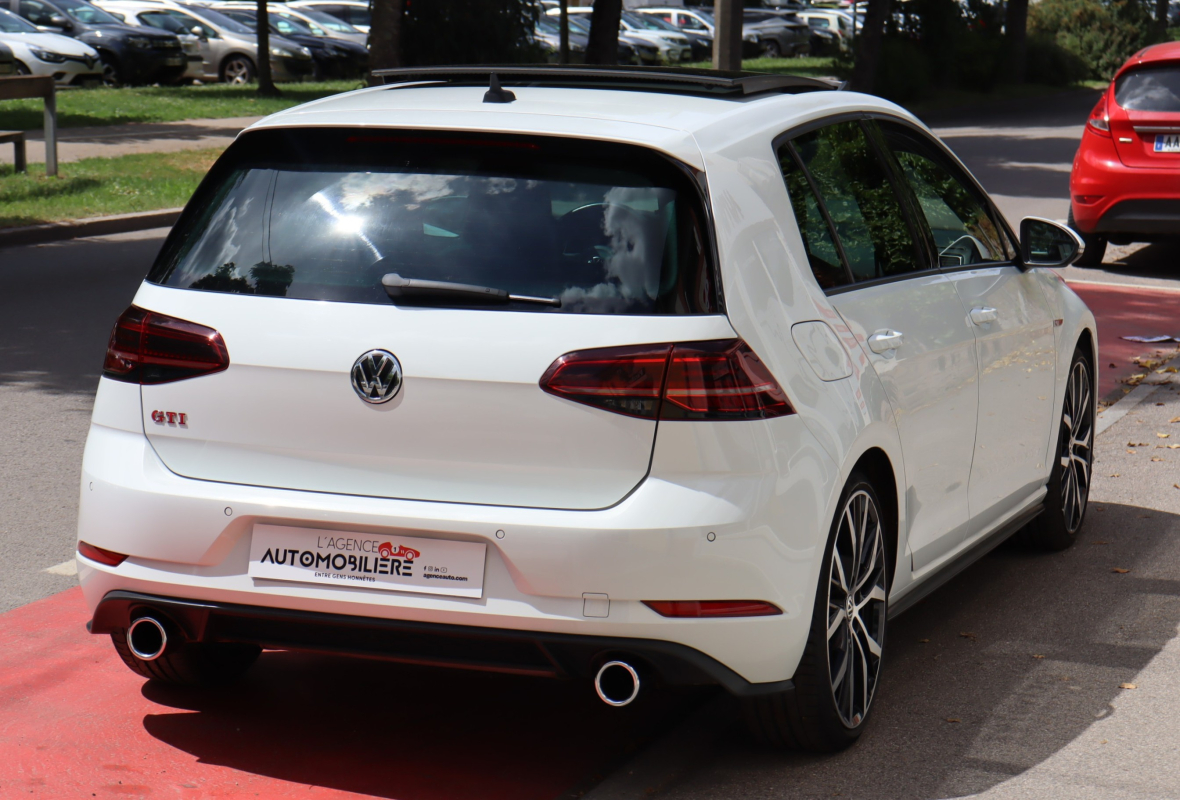 Volkswagen Golf — 8