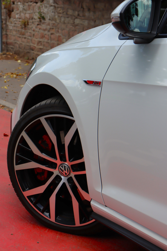 Volkswagen Golf — 11