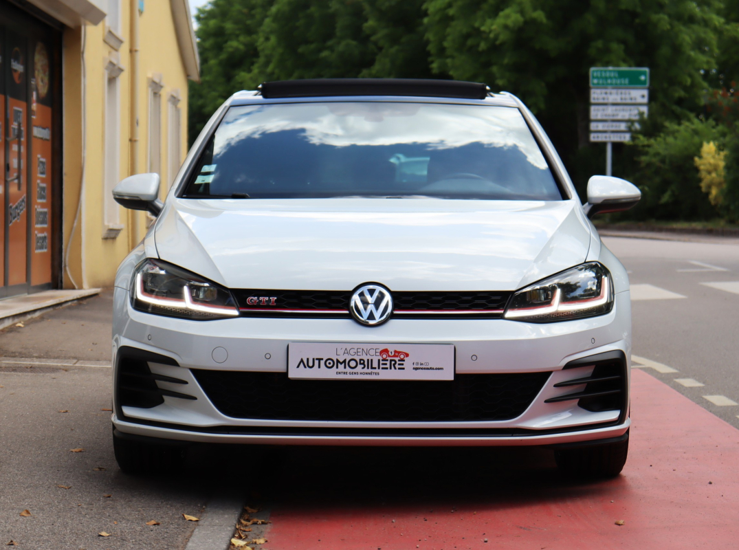 Volkswagen Golf — 10