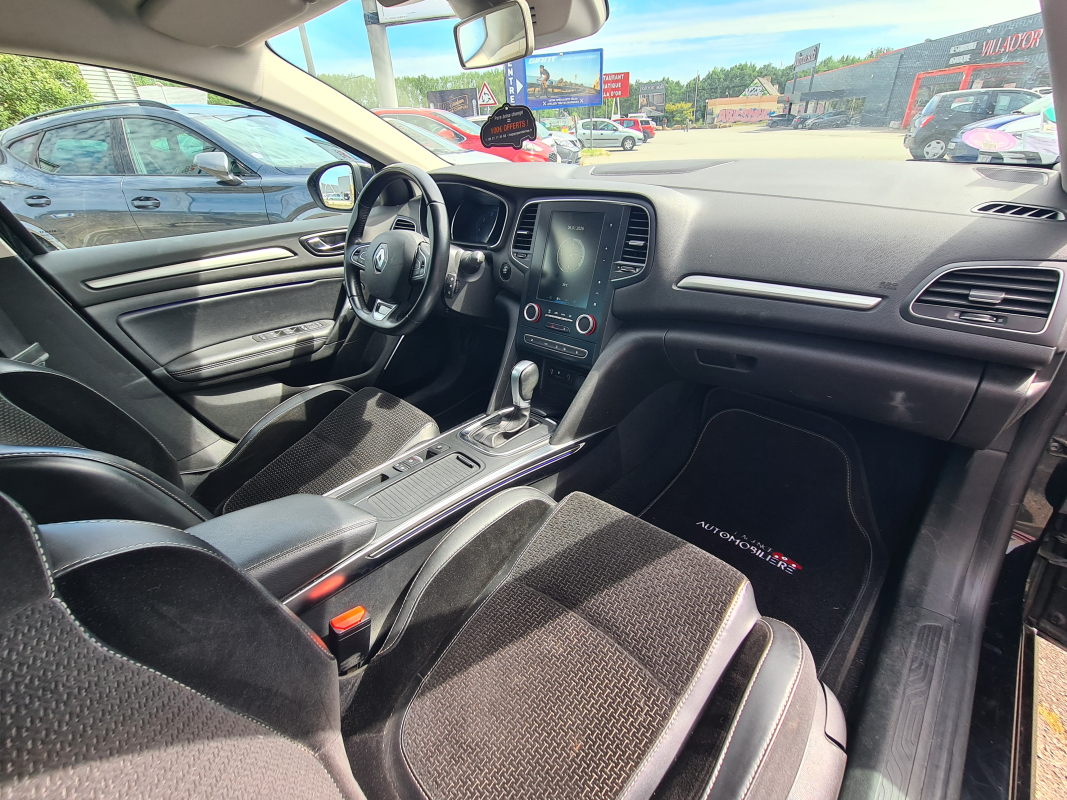 Renault Megane Estate — 12