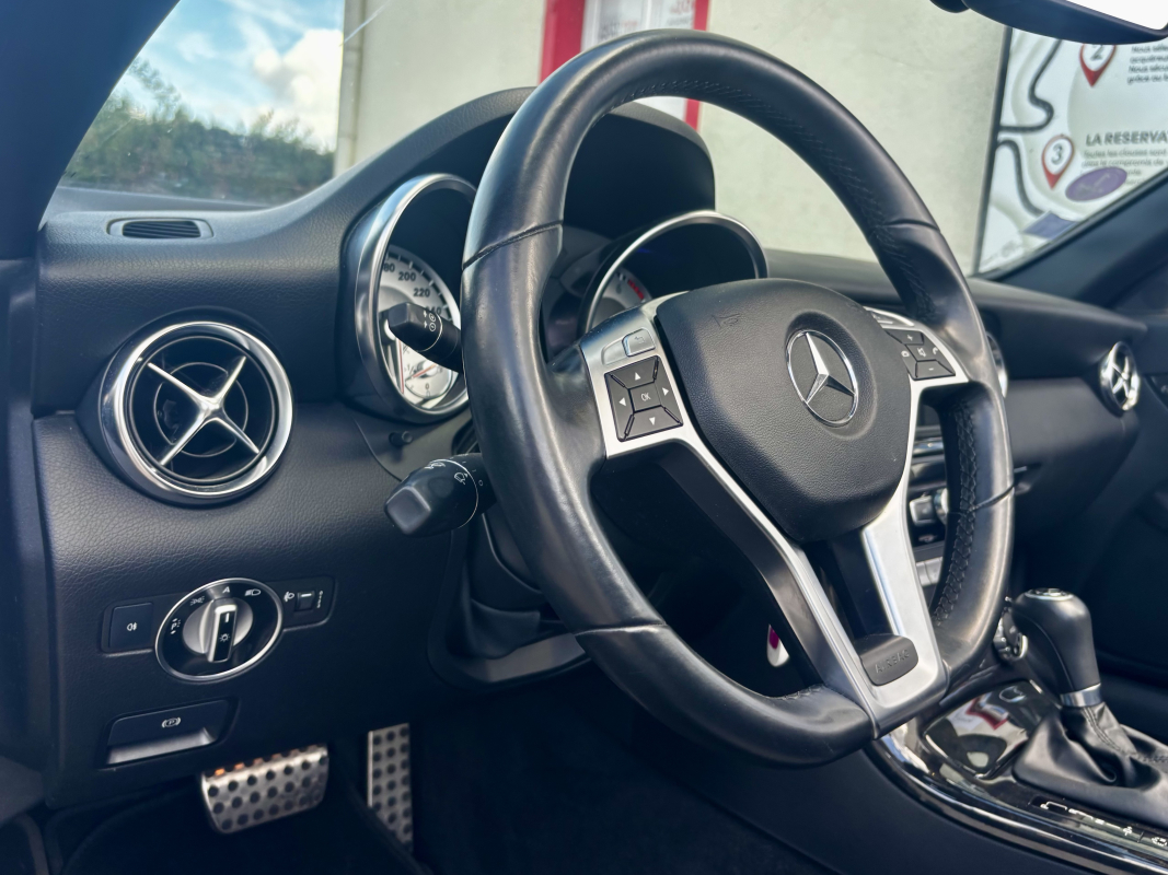 Mercedes SLK — 21
