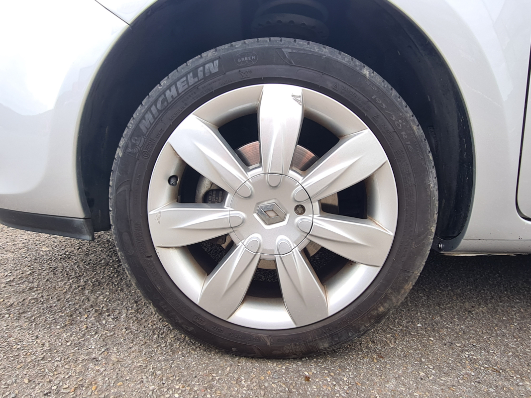 Renault Clio — 32