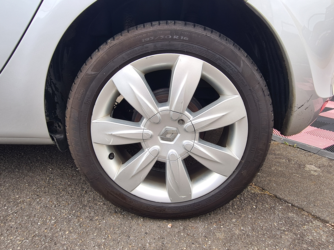 Renault Clio — 33