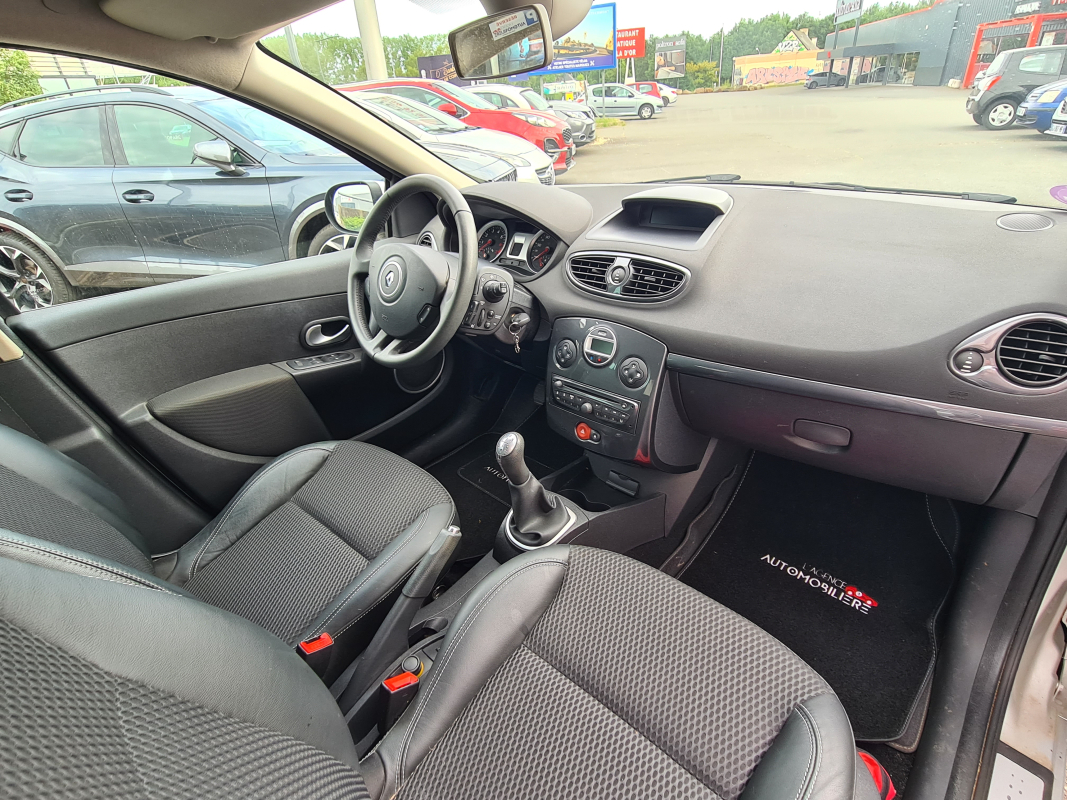Renault Clio — 13