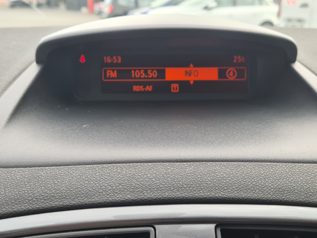 Renault Clio — 17