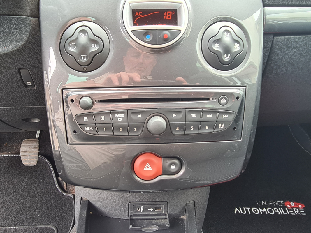 Renault Clio — 18