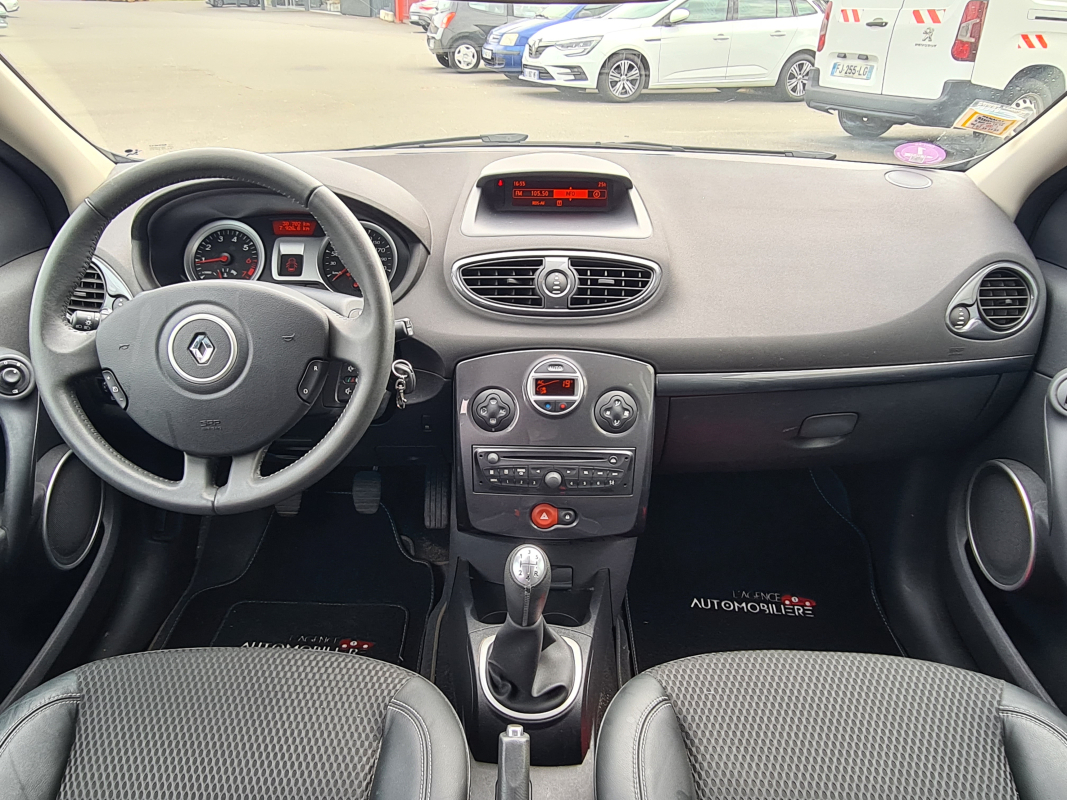 Renault Clio — 14