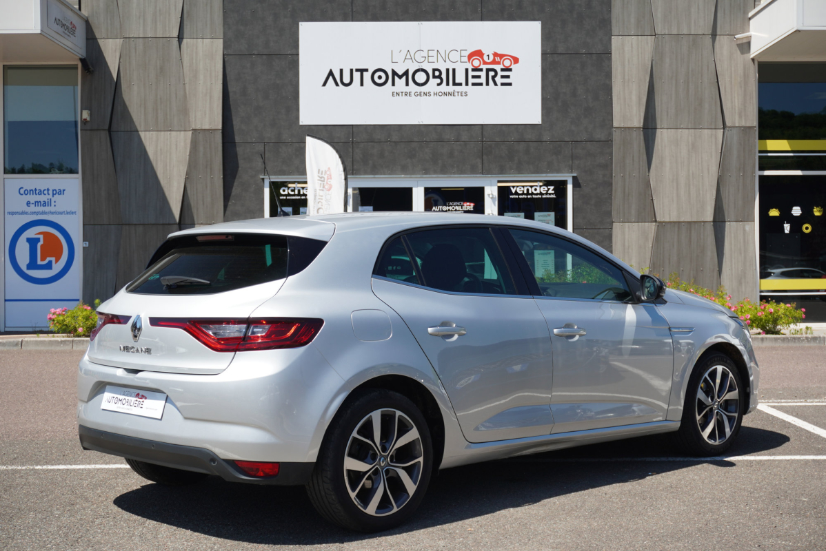Renault Megane — 5