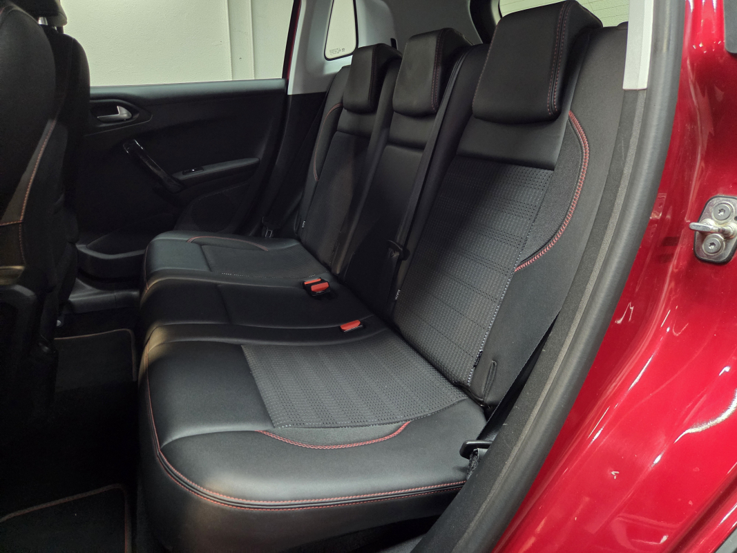 Peugeot 2008 — 18