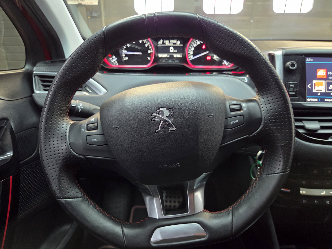Peugeot 2008 — 12