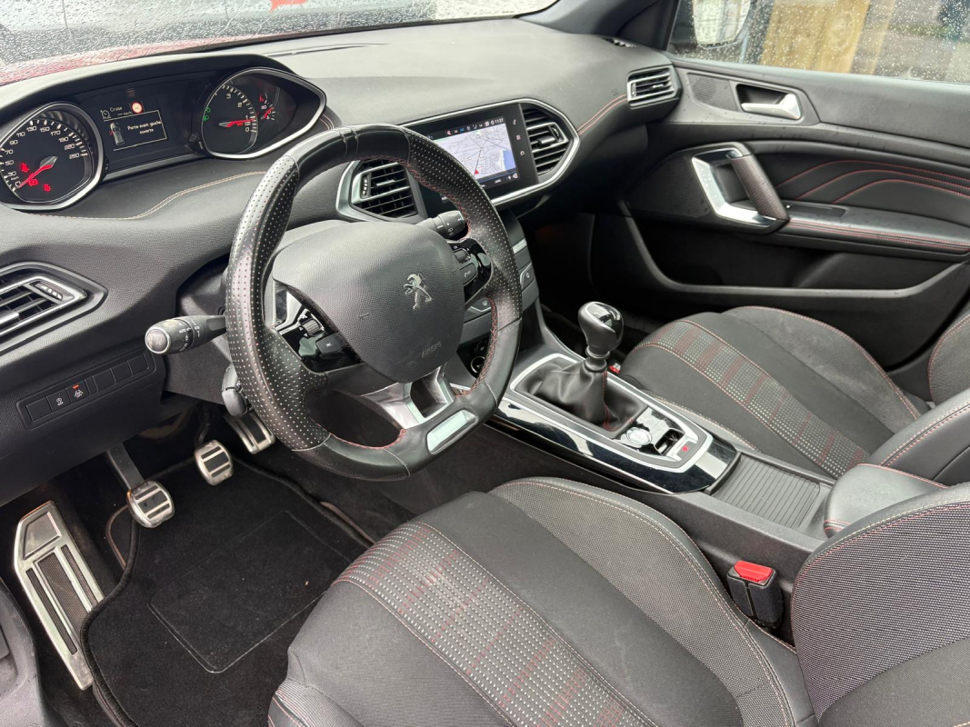 Peugeot 308 — 10