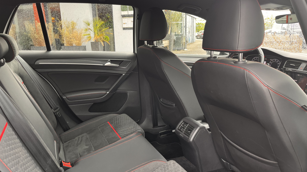 Volkswagen Golf — 14
