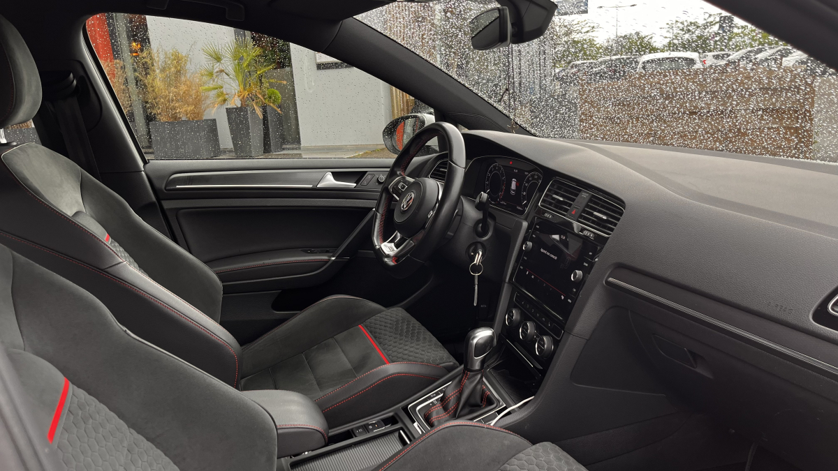 Volkswagen Golf — 12