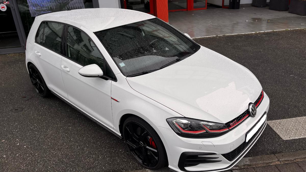 Volkswagen Golf — 2