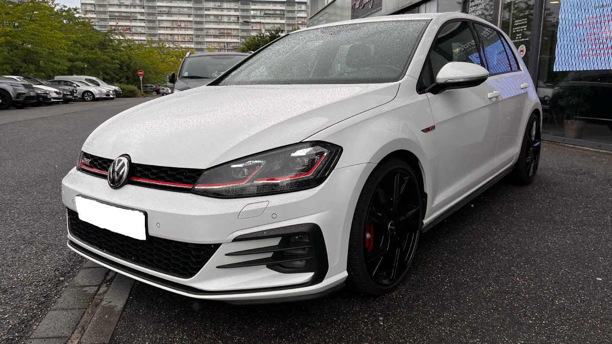 Volkswagen Golf — 5