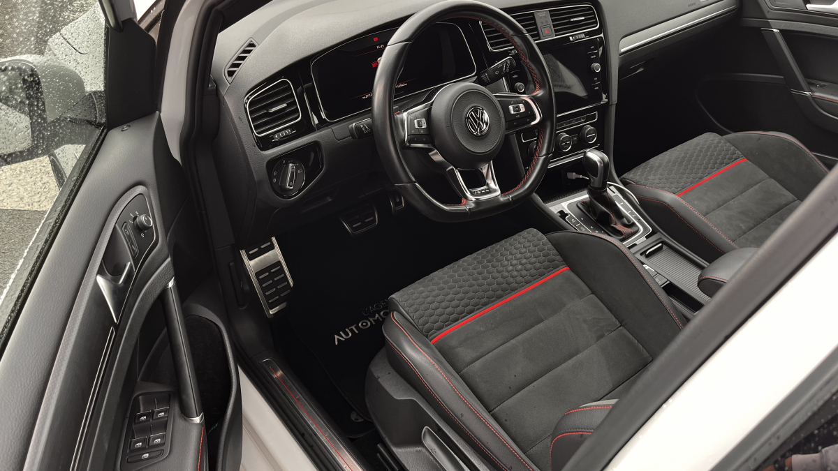 Volkswagen Golf — 20