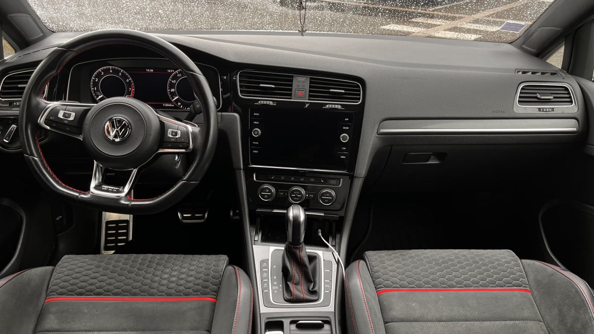 Volkswagen Golf — 21