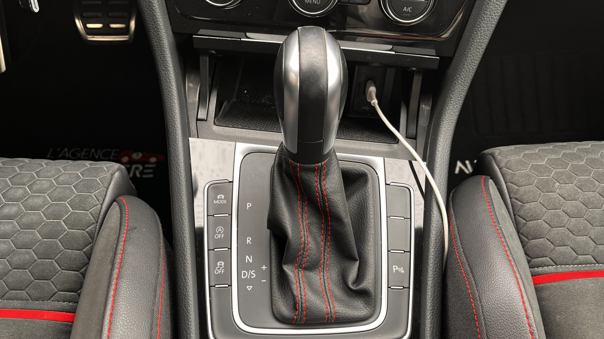Volkswagen Golf — 25