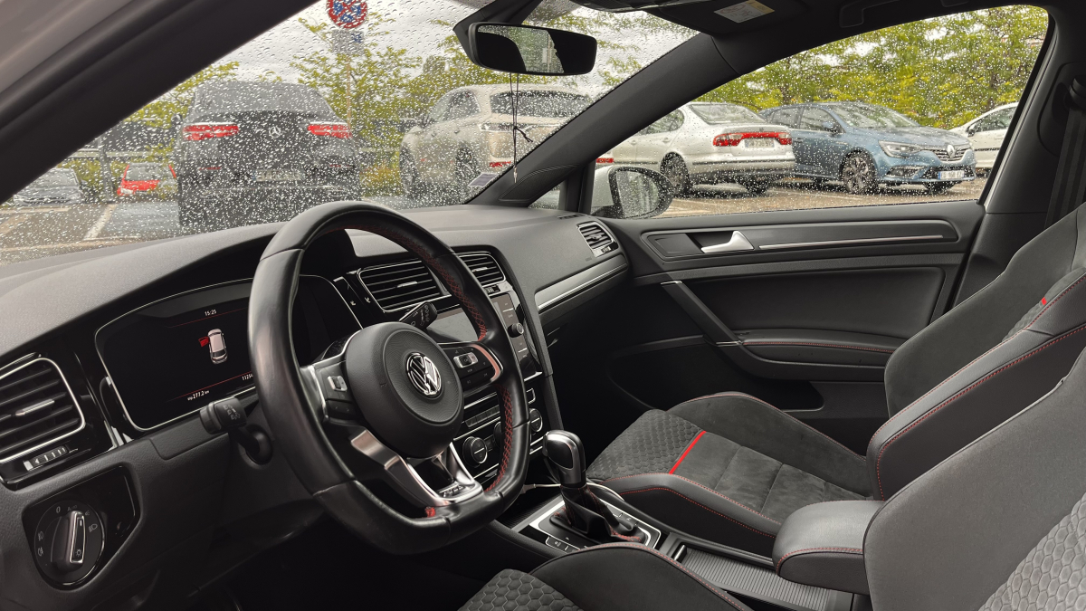 Volkswagen Golf — 18