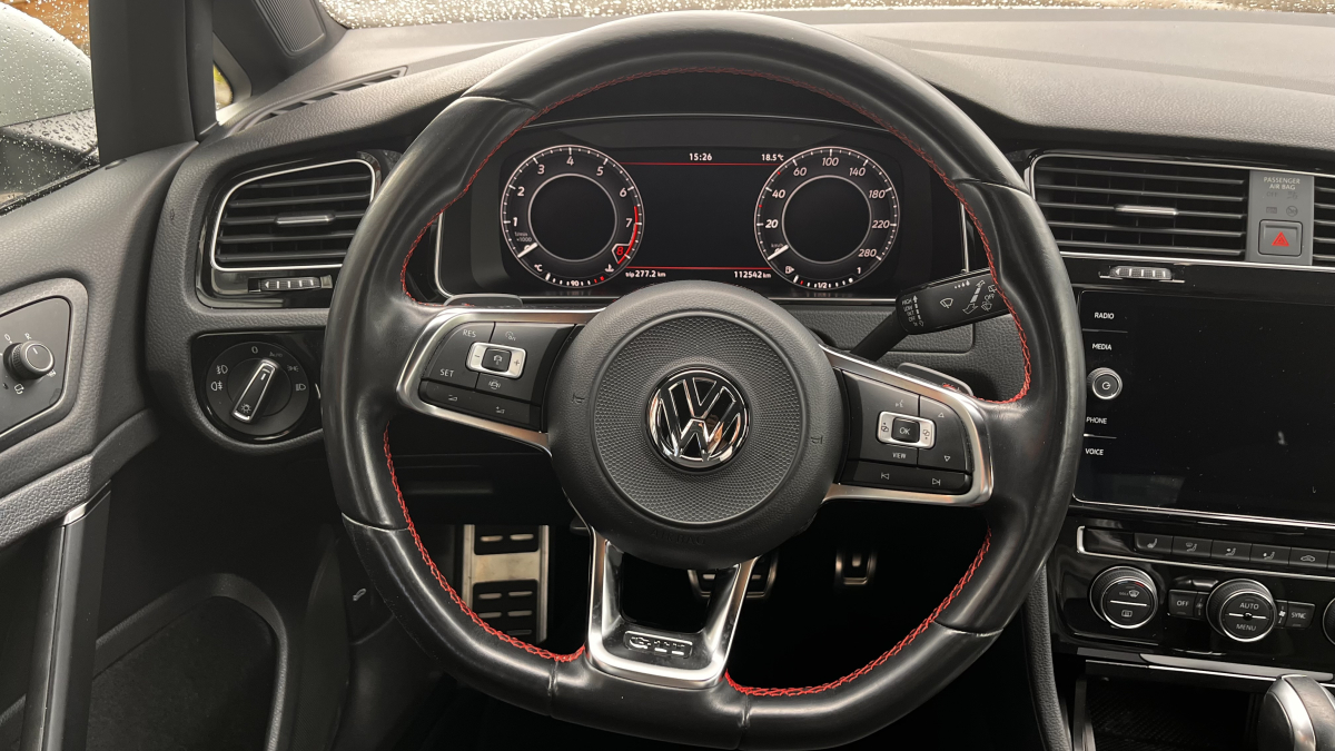 Volkswagen Golf — 23