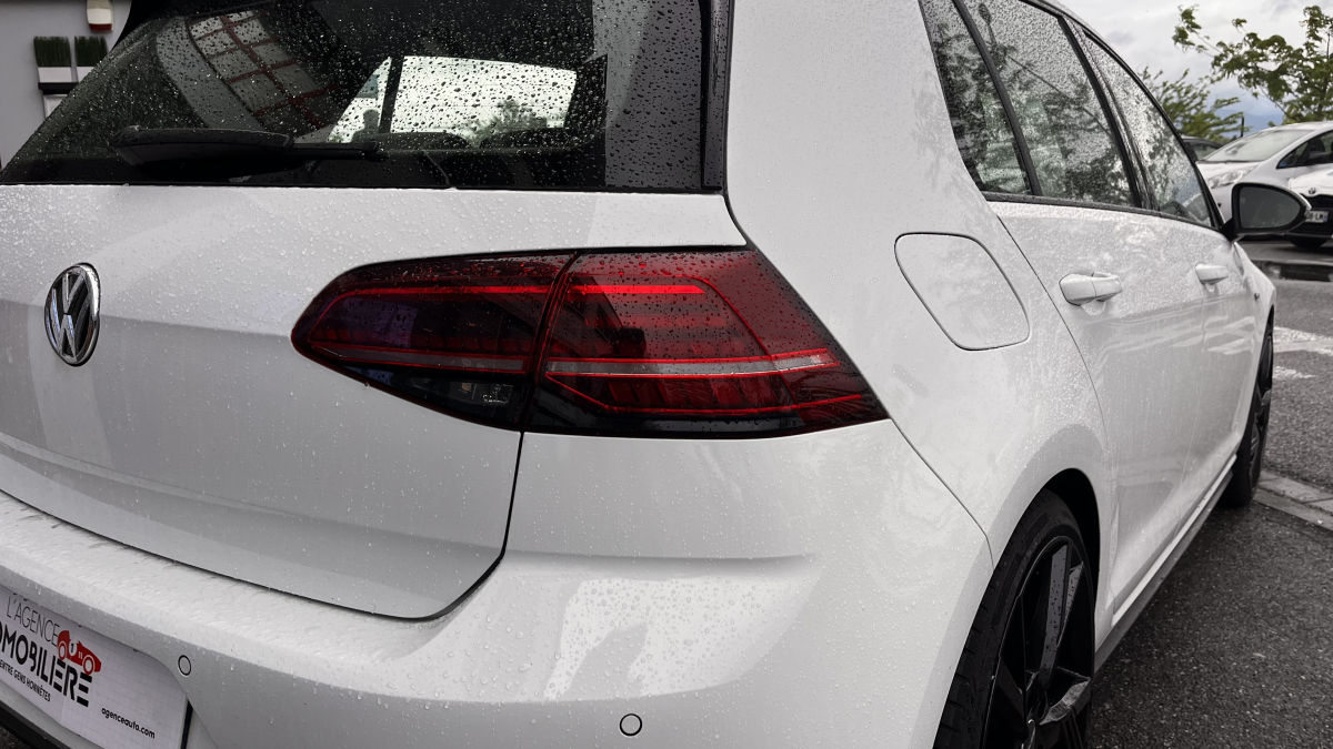 Volkswagen Golf — 33