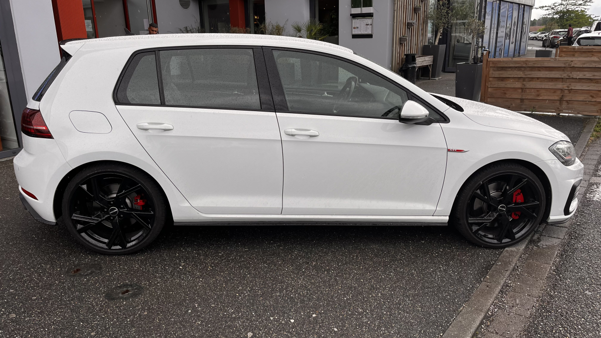 Volkswagen Golf — 11