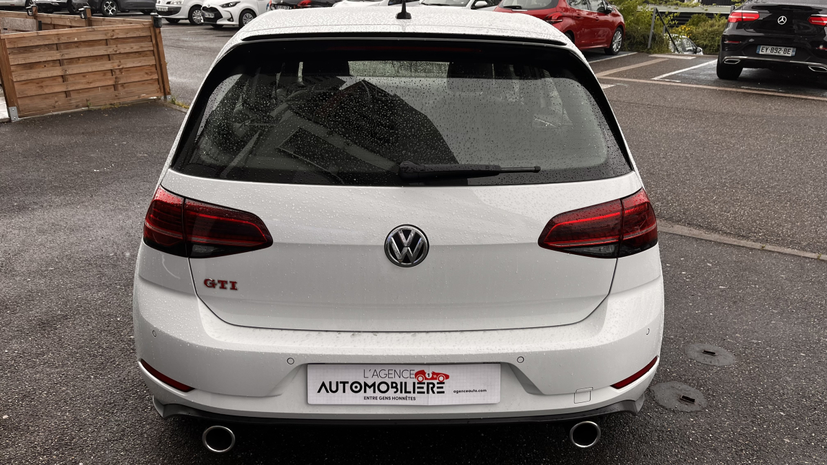 Volkswagen Golf — 8