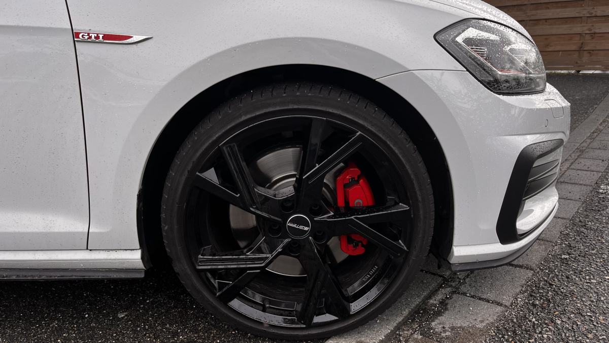 Volkswagen Golf — 29