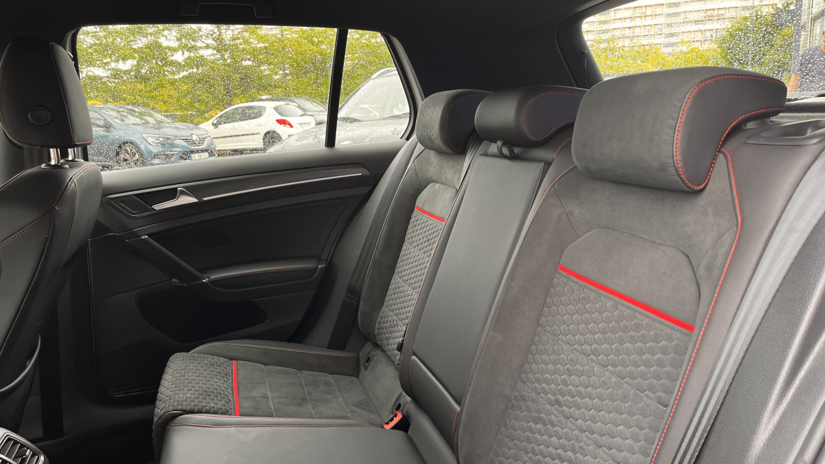 Volkswagen Golf — 17